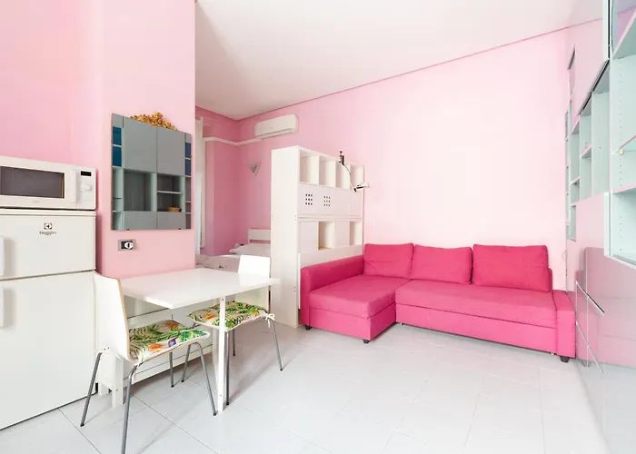 Pink Isola Studio Flat