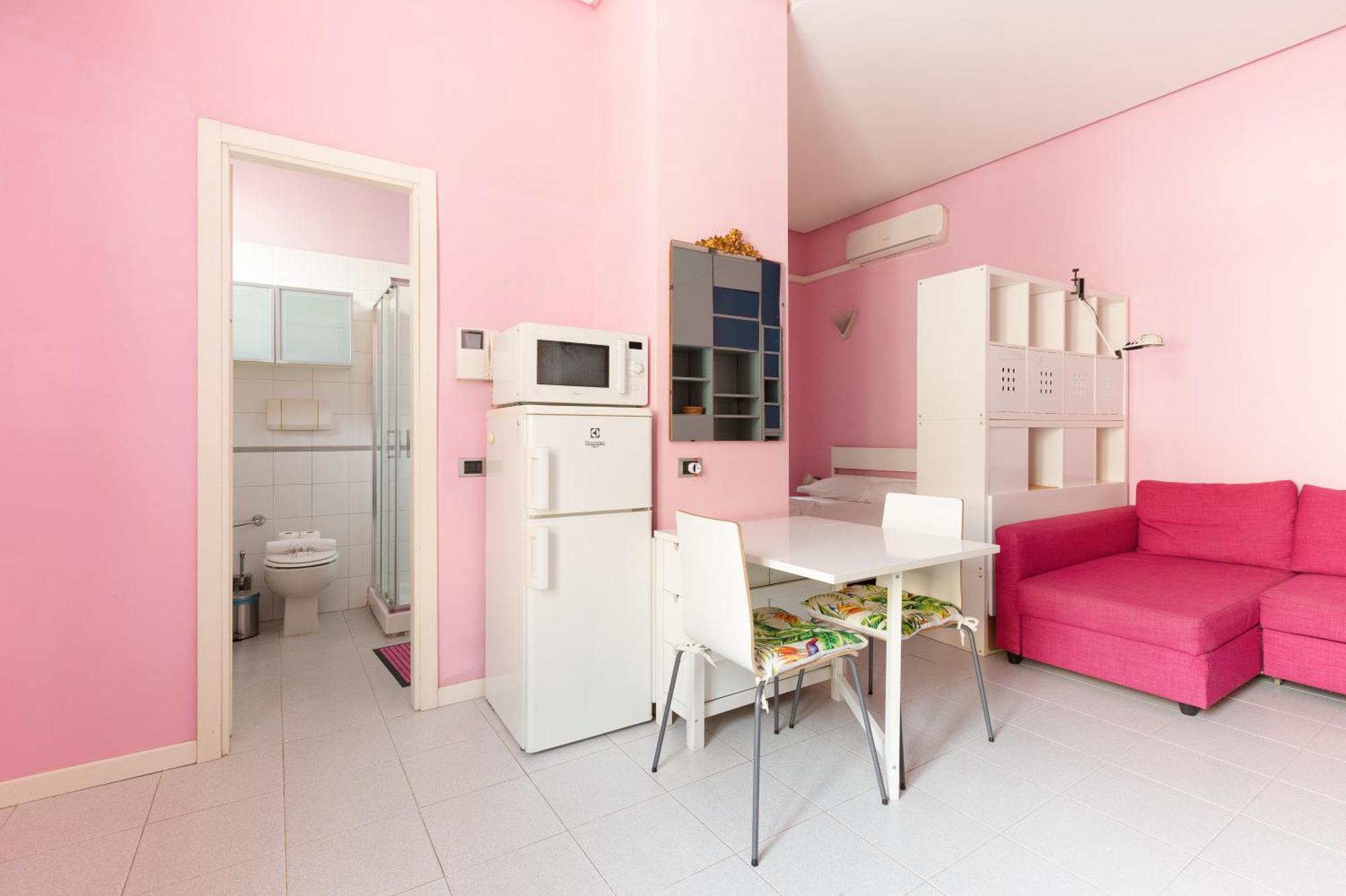 Apartment Pink Isola Flat Mailand