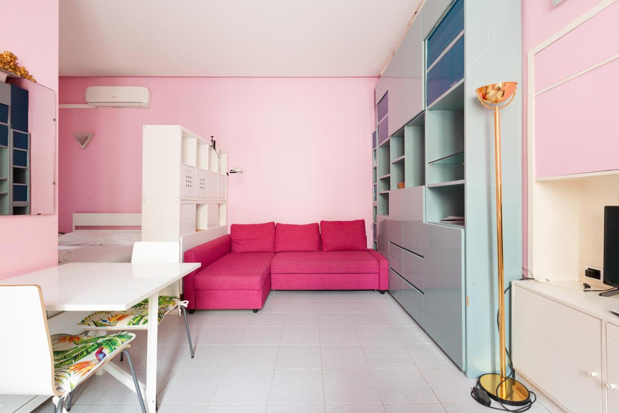 Pink Isola Flat