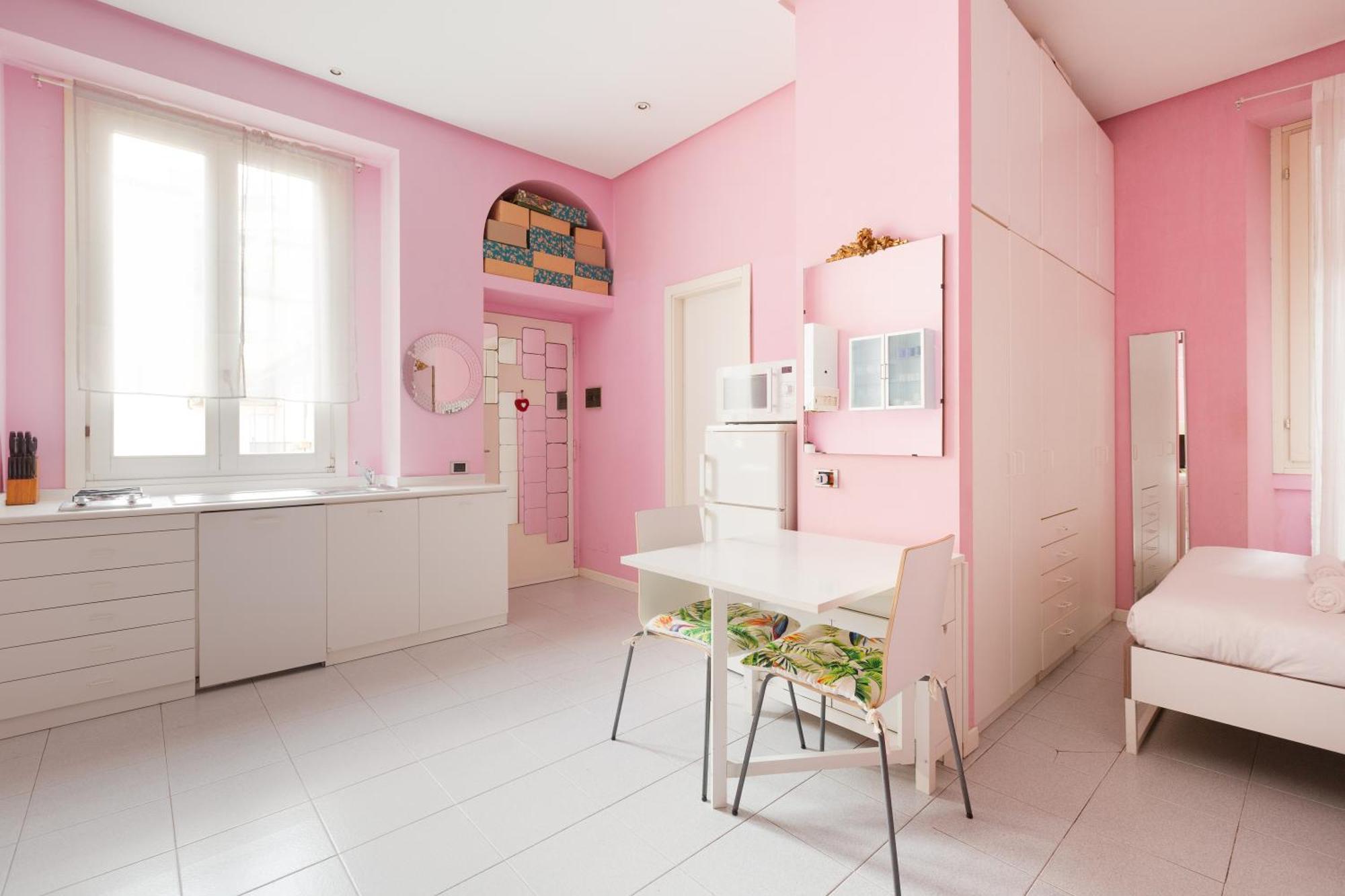 Apartment Pink Isola Flat Mailand